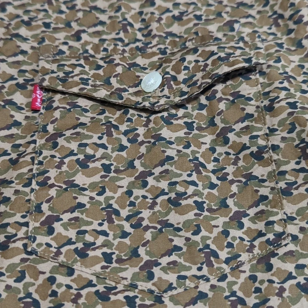 Levi's Men's Camo/ Brown Casual Shirt.. Awesome Design!!!